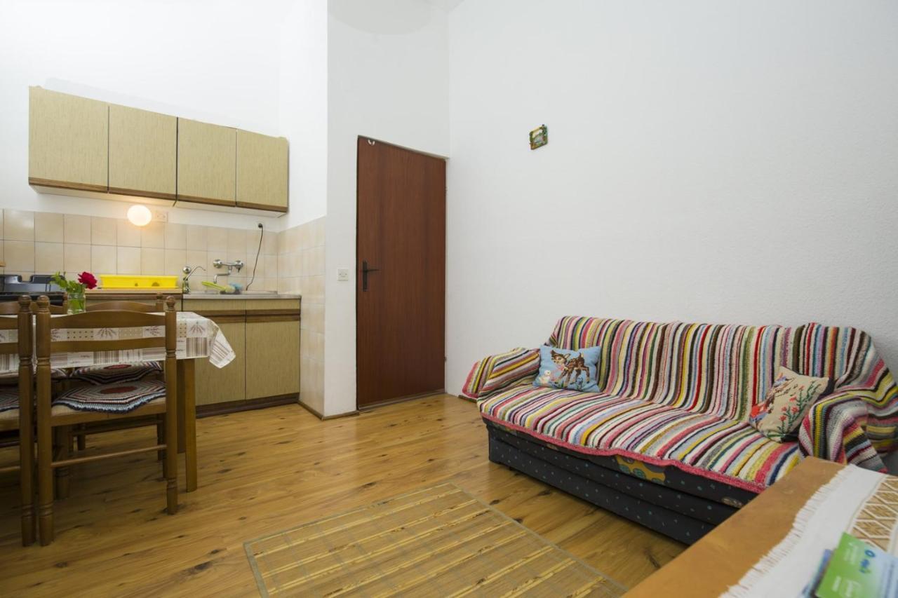 Apartment Vili Пинезичи Экстерьер фото