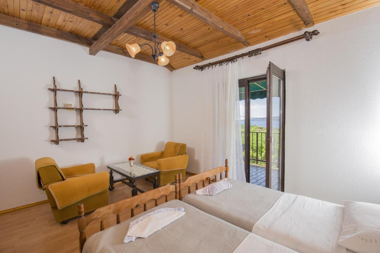 Apartment Vili Пинезичи Экстерьер фото