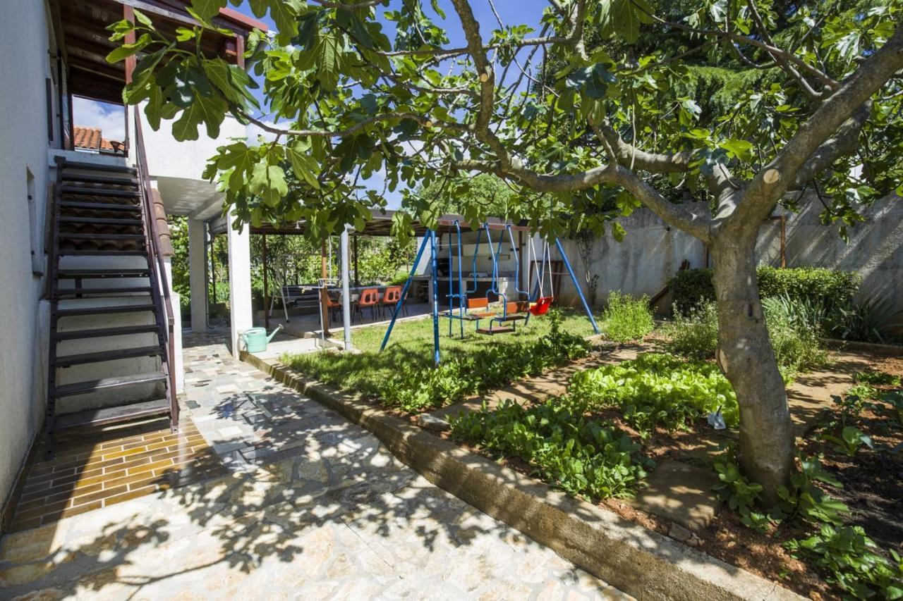 Apartment Vili Пинезичи Экстерьер фото